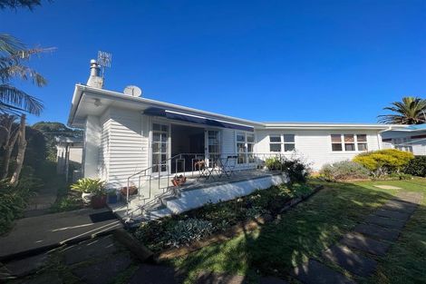 Photo of property in 6 George Point Road, Onerahi, Whangarei, 0110