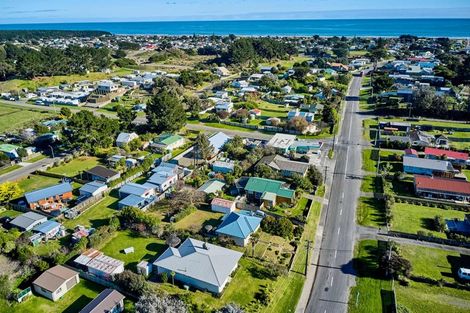 Photo of property in 581 Waitarere Beach Road, Waitarere Beach, Levin, 5510