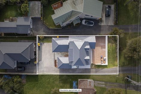 Photo of property in 226 East Coast Road, Forrest Hill, Auckland, 0620