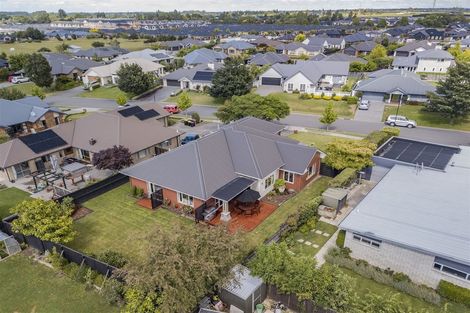 Photo of property in 48 Oakwood Drive, Rangiora, 7400