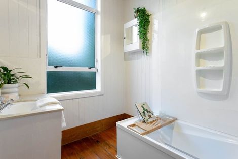 Photo of property in 1/211 Onewa Road, Birkenhead, Auckland, 0626