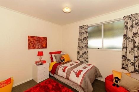 Photo of property in 7 Kemp Road, Massey, Auckland, 0614