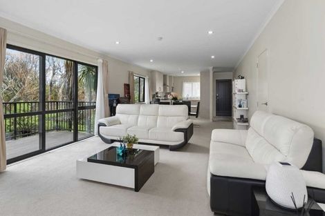 Photo of property in 42 Springvale Drive, Fairview Heights, Auckland, 0632