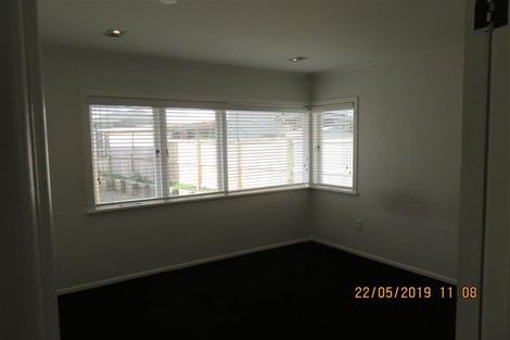 Photo of property in 22 Hepburn Road, Glendene, Auckland, 0602