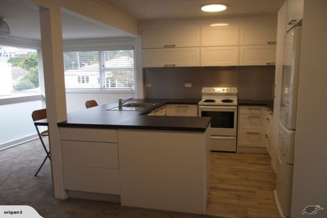 Photo of property in 6a Agra Crescent, Khandallah, Wellington, 6035