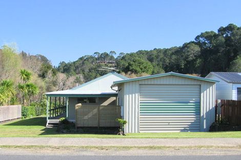 Photo of property in 4 Captain Cook Road, Cooks Beach, Whitianga, 3591