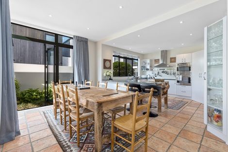 Photo of property in 7 Frieston Road, Milford, Auckland, 0620