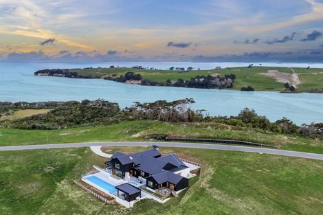 Photo of property in 110 Ahumoana Road, Okura Bush, Silverdale, 0794