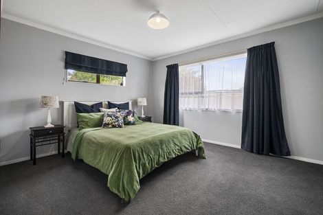 Photo of property in 3 Gladys Place, Kelvin Grove, Palmerston North, 4414
