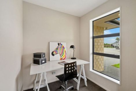 Photo of property in 2 Bellbird Place, Rolleston, 7614