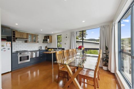 Photo of property in 21 Court Road, Tawa, Wellington, 5028