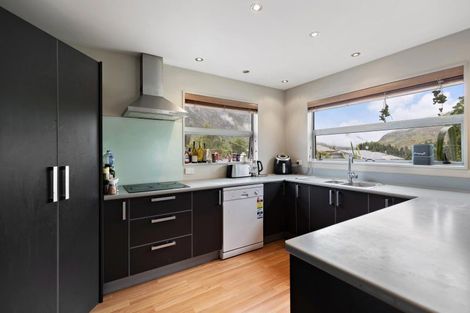 Photo of property in 6 Morning Star Terrace, Arthurs Point, Queenstown, 9371