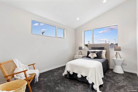 Photo of property in 4 Crieff Place, Te Atatu Peninsula, Auckland, 0610