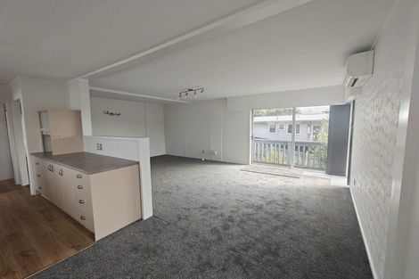 Photo of property in 10 Longreach Drive, Sunnyvale, Auckland, 0612