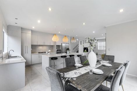 Photo of property in 102 Glendhu Road, Bayview, Auckland, 0629