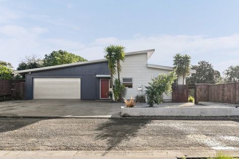 Photo of property in 23 Heta Road, Highlands Park, New Plymouth, 4312