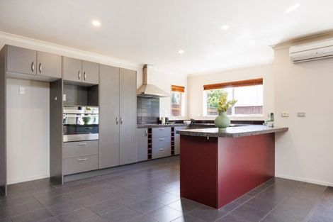 Photo of property in 51 Tennyson Avenue, Kelvin Grove, Palmerston North, 4414