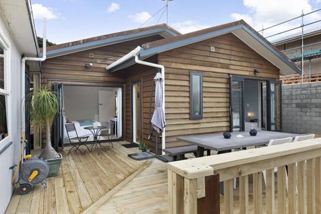 Photo of property in 55 Marine Parade, Paraparaumu Beach, Paraparaumu, 5032