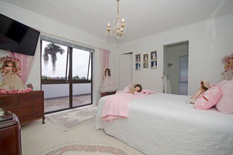 Photo of property in 34 Sturges Road, Henderson, Auckland, 0612