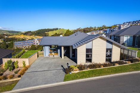 Photo of property in 14 Topsail Way, Whitby, Porirua, 5024
