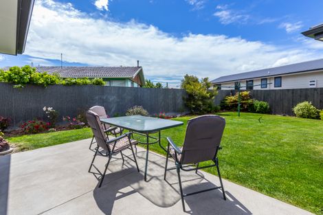 Photo of property in 8 Carteret Place, Aranui, Christchurch, 8061