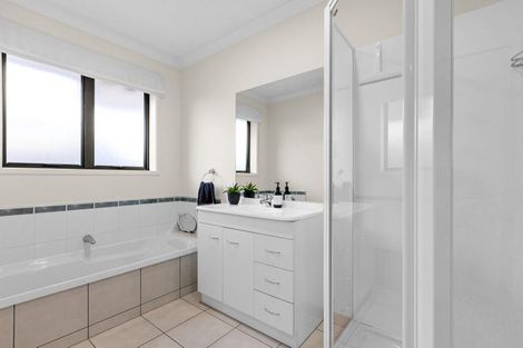 Photo of property in 12 Portland Place, Poraiti, Napier, 4112