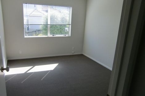 Photo of property in 2/15 Mandica Place, Sunnynook, Auckland, 0632