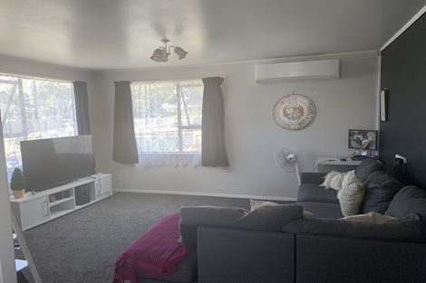 Photo of property in 2/4 Etherton Drive, Weymouth, Auckland, 2103