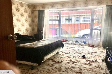 Photo of property in 53 Featherston Street, Levin, 5510