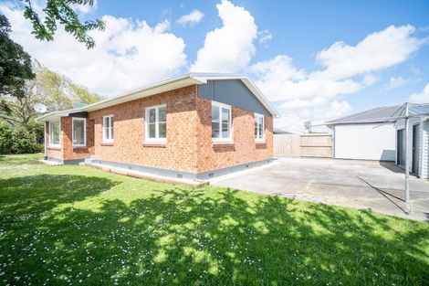 Photo of property in 655 Featherston Street, Roslyn, Palmerston North, 4414