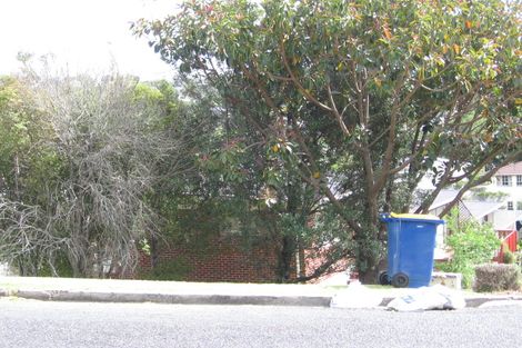 Photo of property in 1/20 Penning Road, Castor Bay, Auckland, 0620