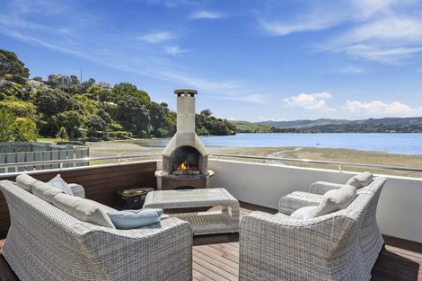 Photo of property in 85 Paremata Road, Paremata, Porirua, 5024