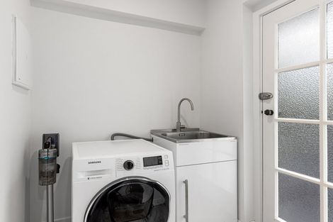 Photo of property in 71a Eastern Terrace, Beckenham, Christchurch, 8023