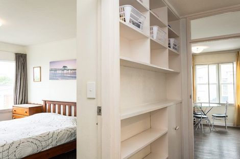 Photo of property in Newman Court Apartments, 2 Newman Terrace, Thorndon, Wellington, 6011