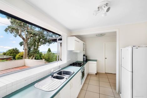 Photo of property in 115 Pupuke Road, Northcote, Auckland, 0627