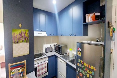 Photo of property in 4h/10 Crown Lynn Place, New Lynn, Auckland, 0600