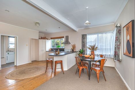 Photo of property in 1 Quinn Road, Levin, 5510