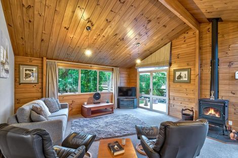 Photo of property in 136 Oraha Road, Kumeu, 0892