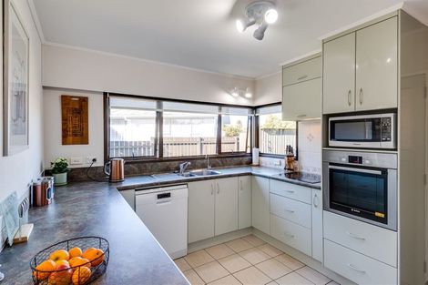 Photo of property in 1 Cardiff Place, Tamatea, Napier, 4112