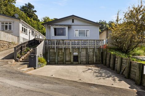 Photo of property in 5 Smale Terrace, Hospital Hill, Napier, 4110