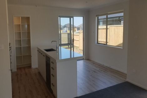 Photo of property in 21 Royal Crescent, Papamoa, 3118