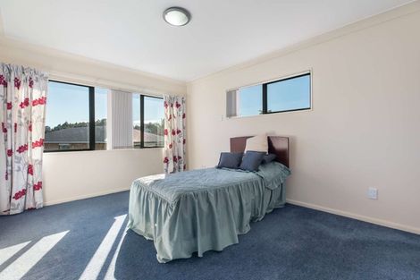 Photo of property in 16 Ewhurst Place, Goodwood Heights, Auckland, 2105