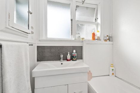 Photo of property in 6 Trigg Place, Bader, Hamilton, 3206