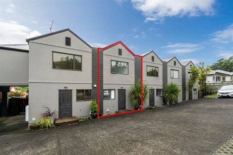 Photo of property in 11/44 Fields Parade, Oteha, Auckland, 0632