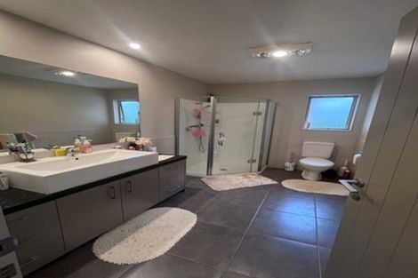 Photo of property in 10 Chard Place, Flat Bush, Auckland, 2016
