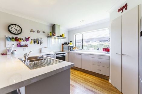 Photo of property in 6 Wiltshire Mews, Avonhead, Christchurch, 8042