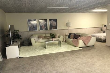 Photo of property in 10 Oban Road, Browns Bay, Auckland, 0630