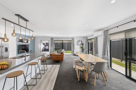 Photo of property in 14 Buddle Road, Wallaceville, Upper Hutt, 5018