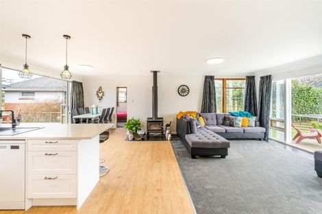 Photo of property in 15 Ararino Street, Trentham, Upper Hutt, 5018