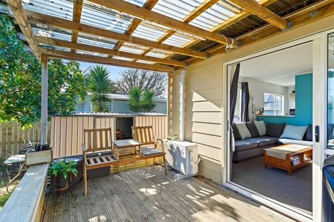 Photo of property in 49a Springs Road, Parakai, 0830